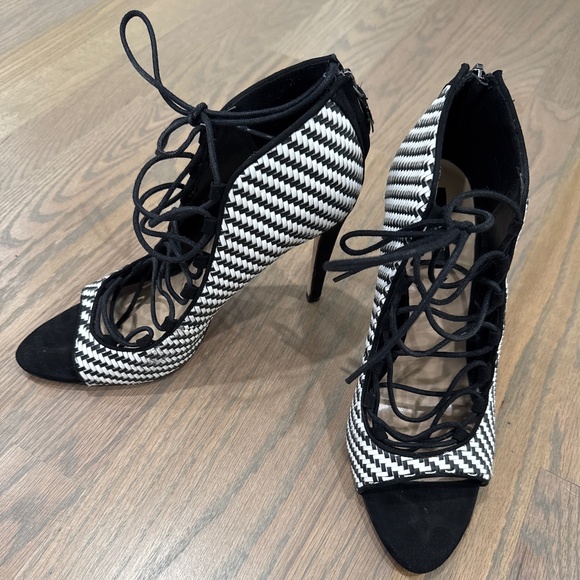 Zara Shoes - Zara Basic Open Toe Lace Pumps - size 39/9